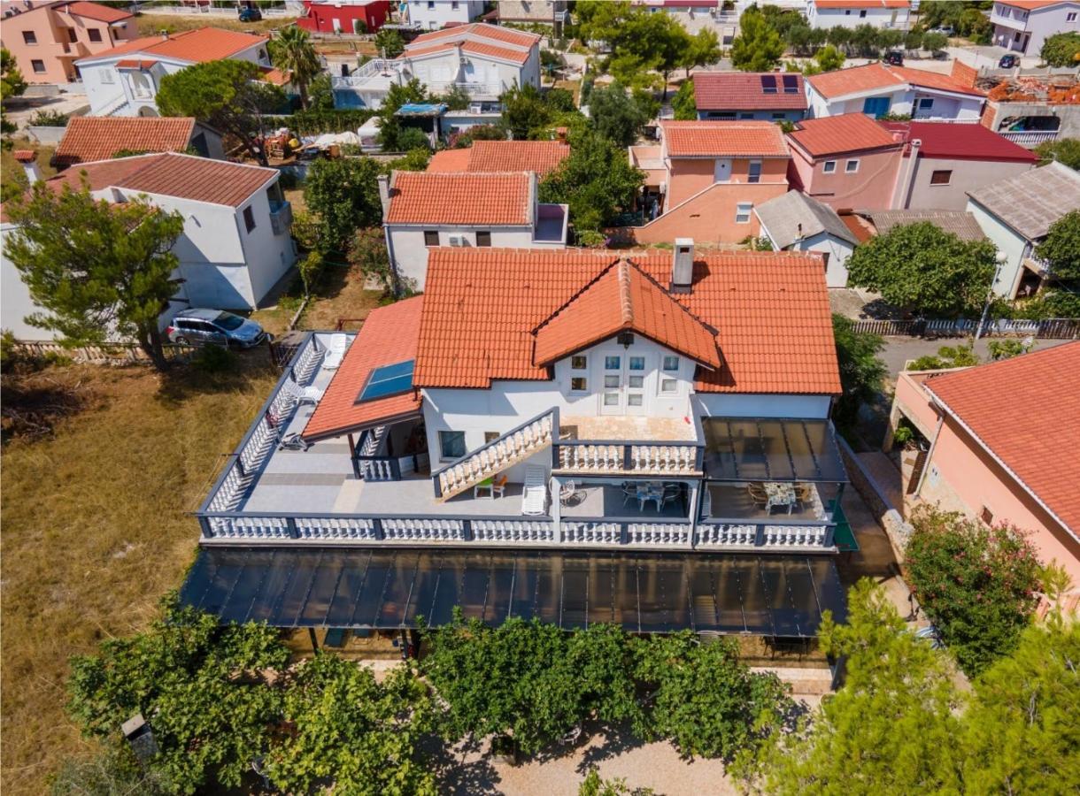 Apartments Villa Agape Vir Buitenkant foto