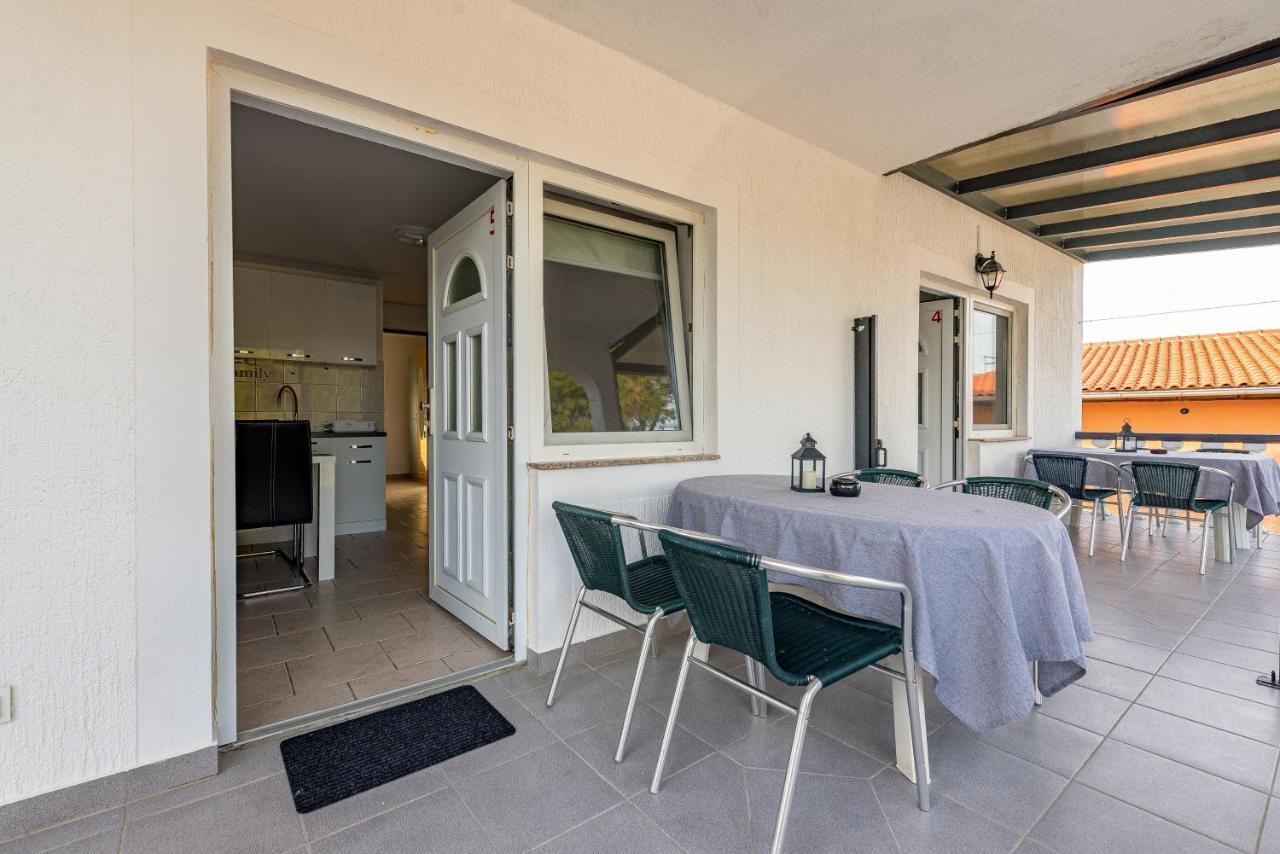 Apartments Villa Agape Vir Buitenkant foto